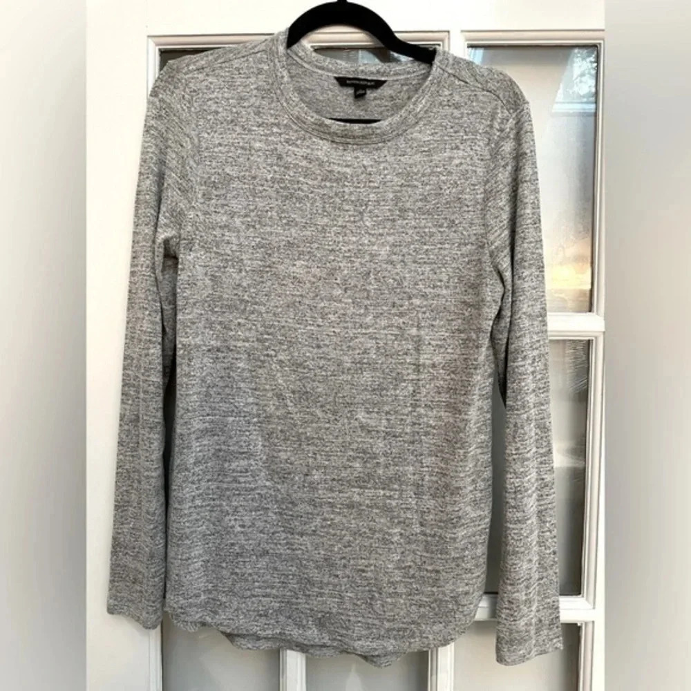 Banana Republic Chic Grey Lightweight Classic Pullover Sweater Size Small S